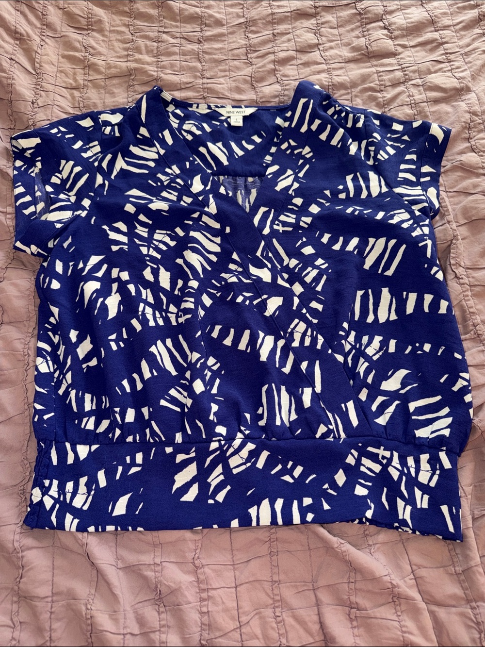 Nine West Navy and White Abstract Print V-Neck Top